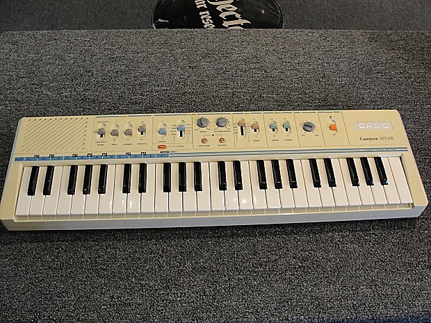 1982 Casio Casiotone MT 45 consonant vowel Keyboard made in JAPAN White