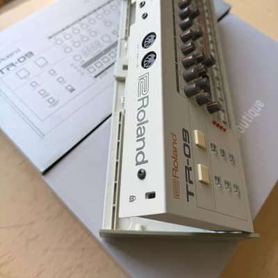 Roland Boutique Series TR-09 Rhythm Performer Drum Machine