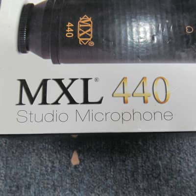 MXL 440 Multipurpose Large-Diaphragm Studio Condenser Microphone image 3