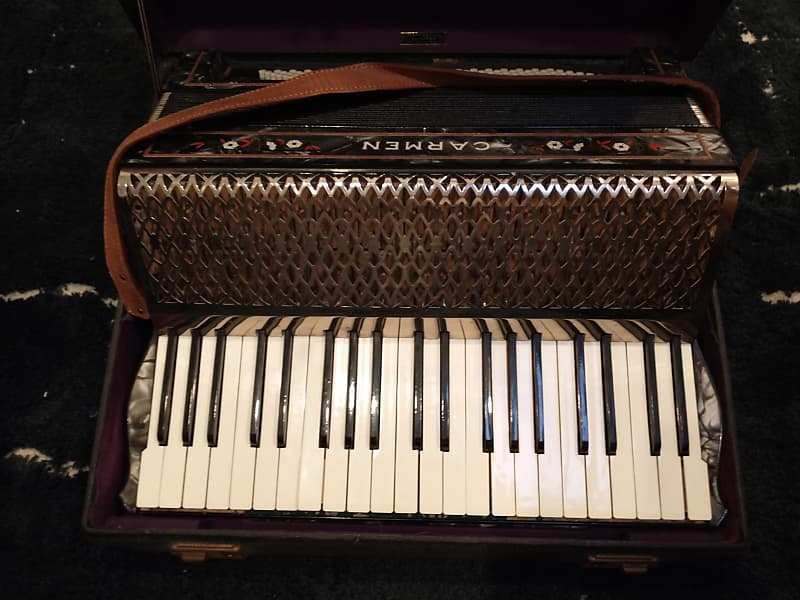 Hohner Carmen Accordion | Reverb