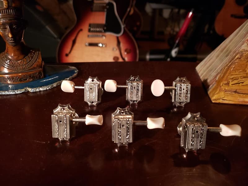 ギター Gibson Deluxe White Button Tuner Set Accessories Deluxe White Button Tuner Set – Gibson