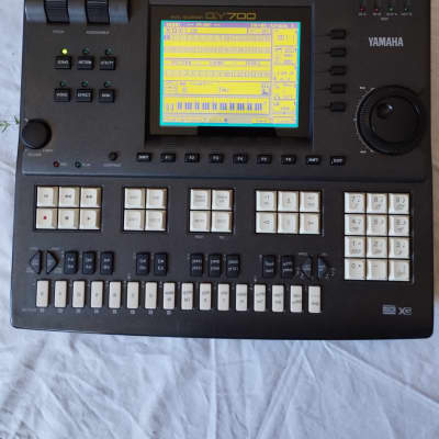 Yamaha QY700 Music Sequencer