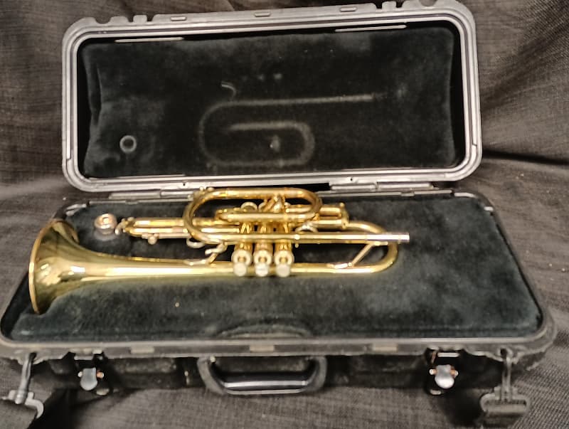 Used Bach CR300 Student Reverb