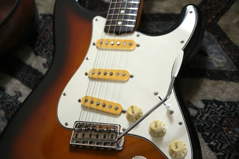 Fender Japan ST62-55 E シリアル – オーズウェイ
