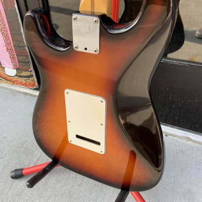Fender Stratocaster Plus Deluxe 1996 - Sunburst image 11