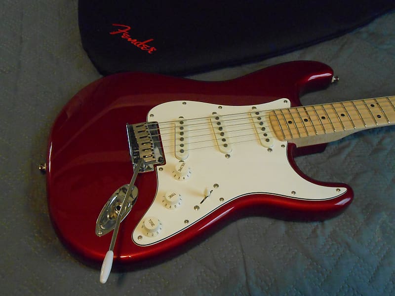 Squier stratocaster standard store candy apple red