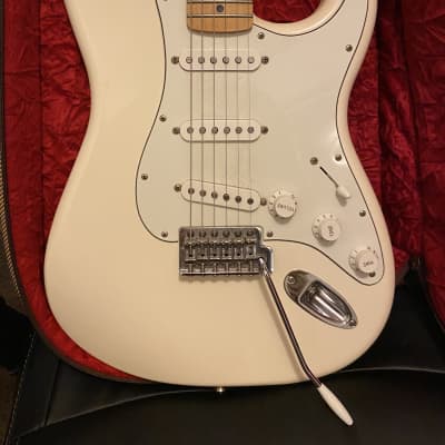 Fender Standard Stratocaster  2017 Gloss white image 5