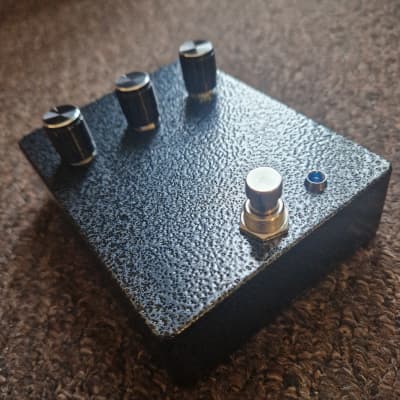 Fuzz ToniBender MKIII issue 2 with 80's Germanium transistors Rhodium  Electronics London Custom Tone-Bender MKIII MKIV | Reverb UK
