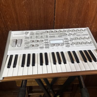 Access Virus TI2 Polar 37-key Synthesizer w/ power supply