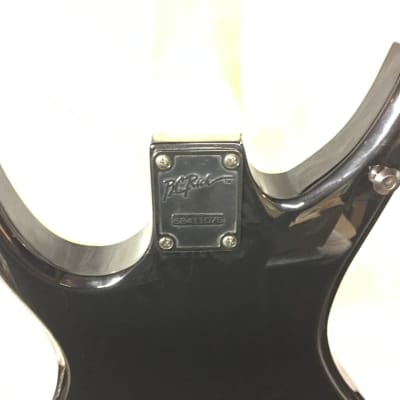 B.C. Rich Bich Special Edition Black With White Pinstripe B.C. Rich Bich Special Edition Black With White Pinstripe