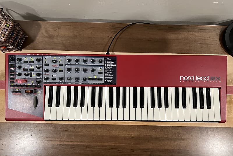 Nord Lead 2X 49-Key 20-Voice Polyphonic Synthesizer 2003 - 2013