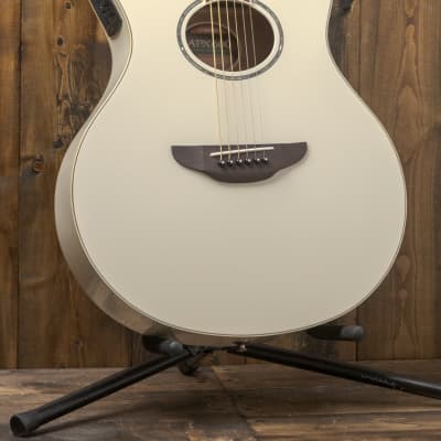 Yamaha APX600 Vintage White for sale