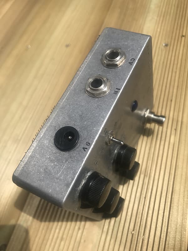 Fairfield Circuitry Four Eyes Crossover Fuzz | Reverb