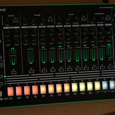 Roland AIRA TR-8 Rhythm Performer Drum Machine 2014 - Present - Black