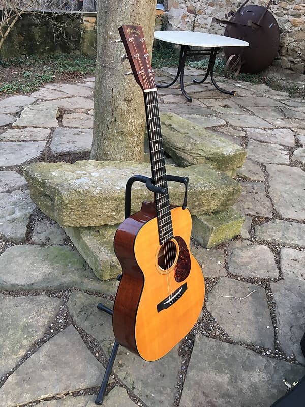 2013 Martin 00-18v Sitka/Mahogany (Pre-owned) – Mak's Guitars