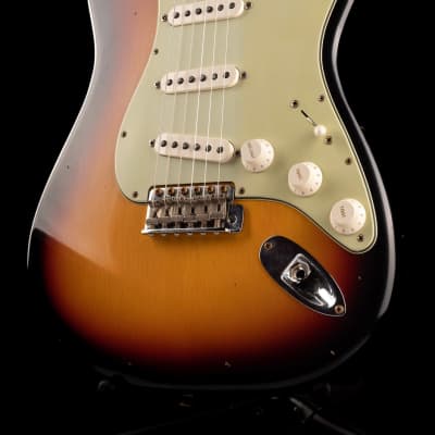 Fender Custom Shop Bonetone 1962 Stratocaster Journeyman Relic 3-Tone Sunburst image 4