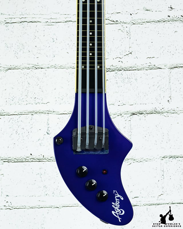 2006 DeArmond Ashbory Bass Midnight Blue w/ Bag image 1