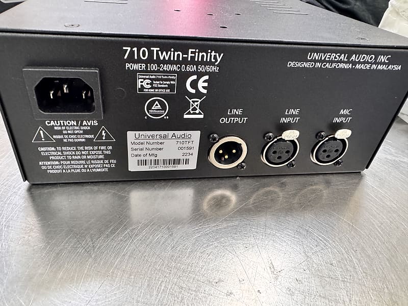 Universal Audio 710 Twin-Finity Microphone Preamp 2009 Universal Audio 710 Twin-Finity Microphone Preamp 2009