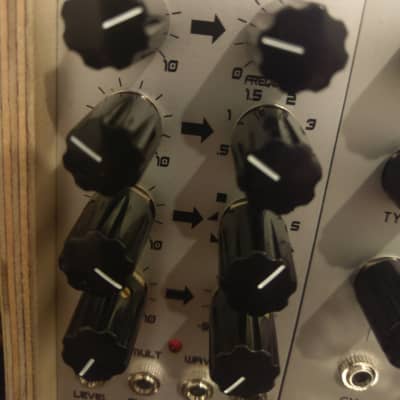 Frequency Central Ultra Wave LFO Eurorack module Silver image 3