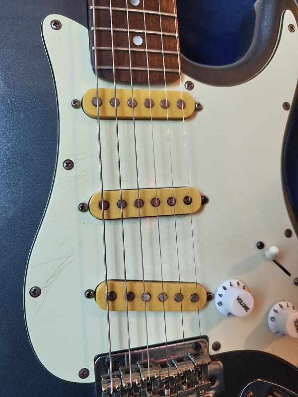 Hurricane by Morris Stratocaster from the '80s Gloss Black
