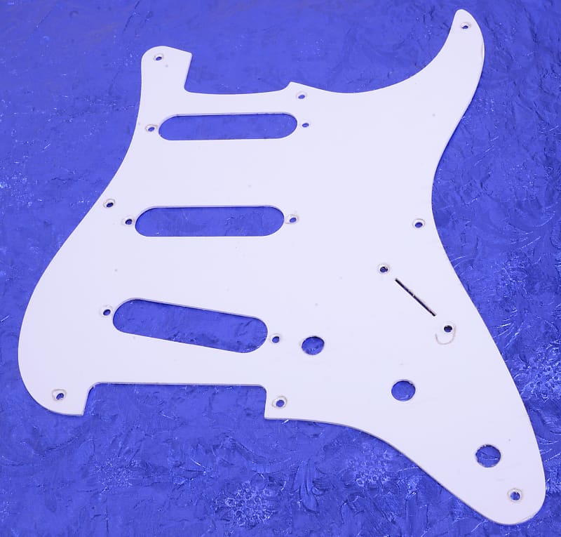 Generic '57 Style Strat 1 Ply White Pickguard With Reverb