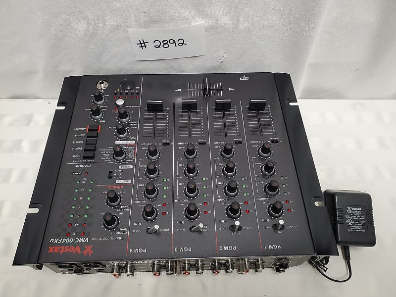 VESTAX VMC-004FXu 4 CHANNEL DJ MIXER #2892 GOOD USED WORKING