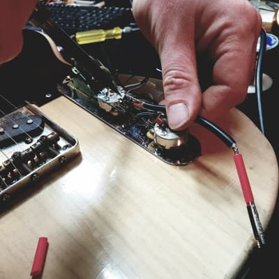 c*n様 NEVE- CARNHILL VT-24499 1:1 OUTPUT NEVE- CARNHILL VT-24499 1:1 OUTPUT TRANSFORMER 1980s Orange