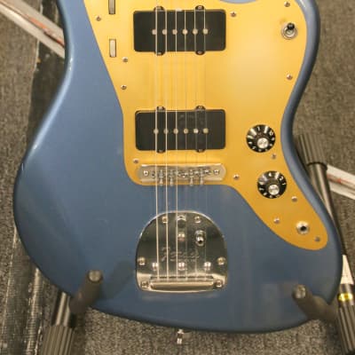Fender 2007 Reissue Made in Japan Jazzmaster 2007 - Blue with Gold Pickguard image 2