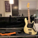 2012 Fender American Deluxe Jazz Bass white with case!