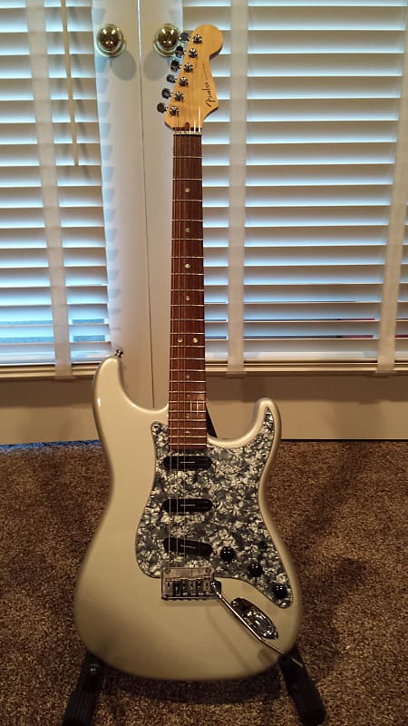 Fender American Deluxe Stratocaster with Rosewood Fretboard 2004 - 2010 - Chrome Silver image 1
