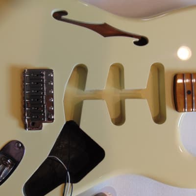 Fender Thinline 2022 - Yellow image 8
