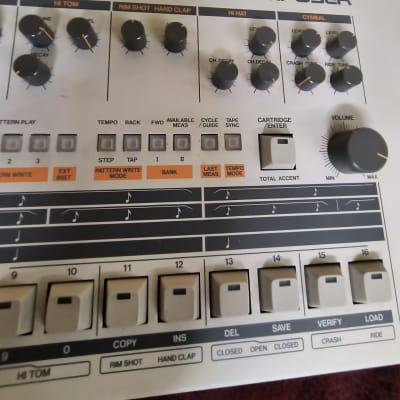 Roland TR-909 Rhythm Composer 1983 - 1985 - White image 2