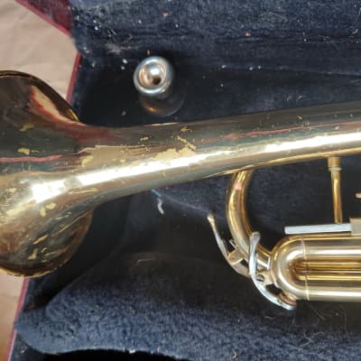 Holton Collegiate T602 Trumpet, USA, Lacquered Brass, with case/mouthpiece image 9