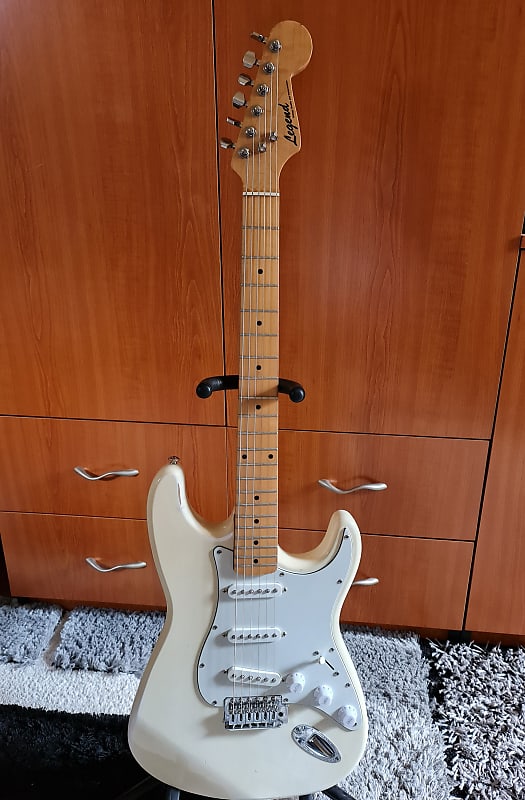 Legend Stratocaster style 1994 - white image 1