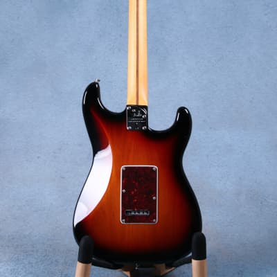 Fender American Professional II Stratocaster Left Handed Rosewood Fingerboard - 3-Color Sunburst - US210058683 - 3-Color Sunburst image 4