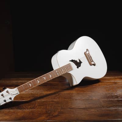 Lindo Left Handed White Dove V2 Electro Acoustic Guitar with Preamp / Tuner / EQ and Padded Gigbag image 6