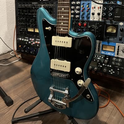 Fender Limited Edition American Special Jazzmaster with Bigsby Vibrato 2016 - Ocean Turquoise image 11