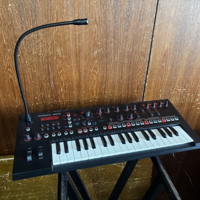 Roland JD-Xi Analog/Digital Synthesizer with Vocoder w/ gig bag