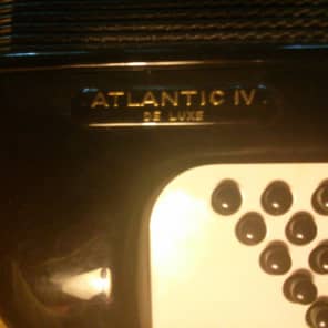 Hohner Atlantic IV De Luxe Accordion image 6