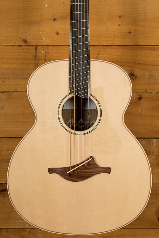 Lowden Baritone 35 Fan Fret Walnut Sitka Spruce with LR Baggs anthem