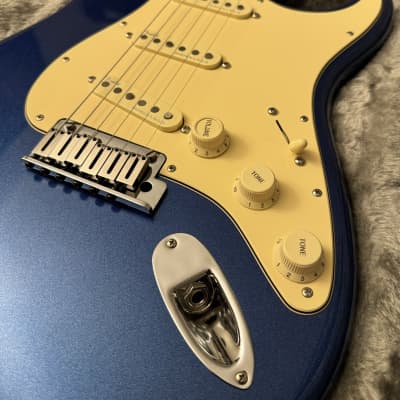 2020 Fender American Ultra Stratocaster with Maple Fretboard Cobra Blue image 3