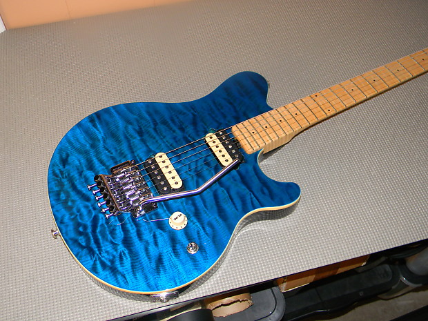 Music Man USA Axis Super Sport Trem TB - Translucent Blue RW