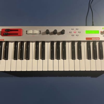 Alesis Micron 2000s - Silver