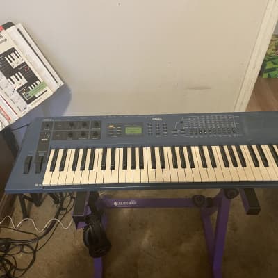 Yamaha CS1x Control Synthesizer 1996 - Blue