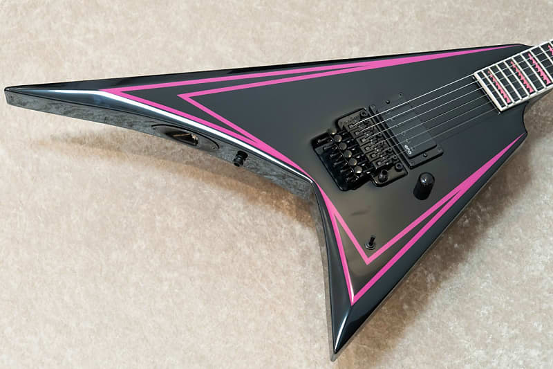 美品　EDWARDS  E−ALEXI PINK SAWTOO アレキシ　ESP ESP Edwards E-AL-166 Pink Sawtooth Alexi Laiho Signature