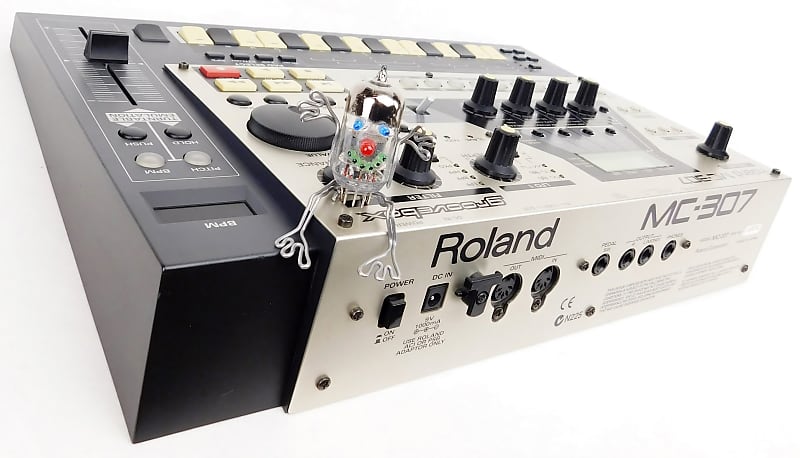Roland MC-307 Synthesizer Groovebox + Made in Japan + Top Zustand + Garantie