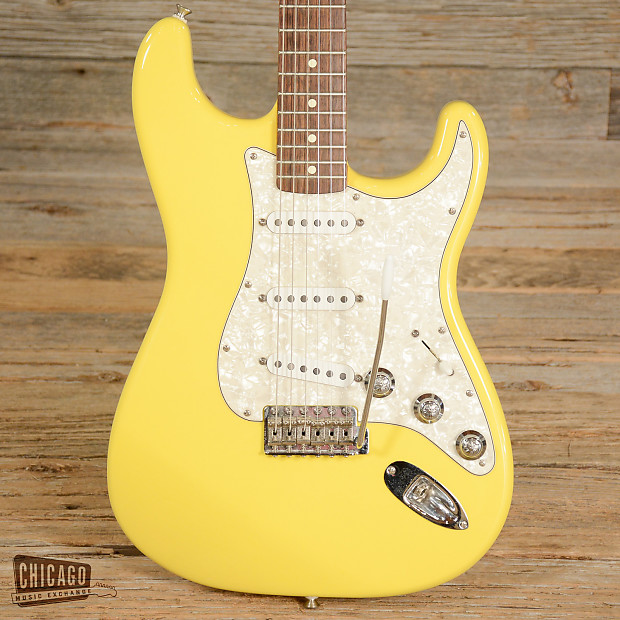 Fender Stratocaster MIM Yellow 2003 (s705) | Reverb