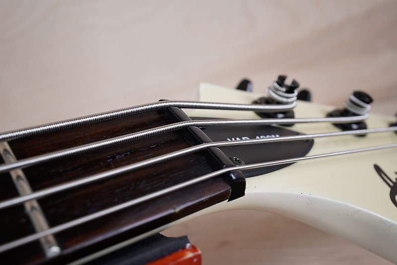 Aria Pro II Vanguard Series VAB-430M MIJ 1990 White Made in