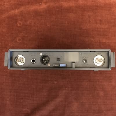 Sennheiser Digital 1000 Wireless Instrument System w/ Case Used image 4
