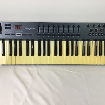 Used M-Audio OXYGEN 49 Controllers 49-Key